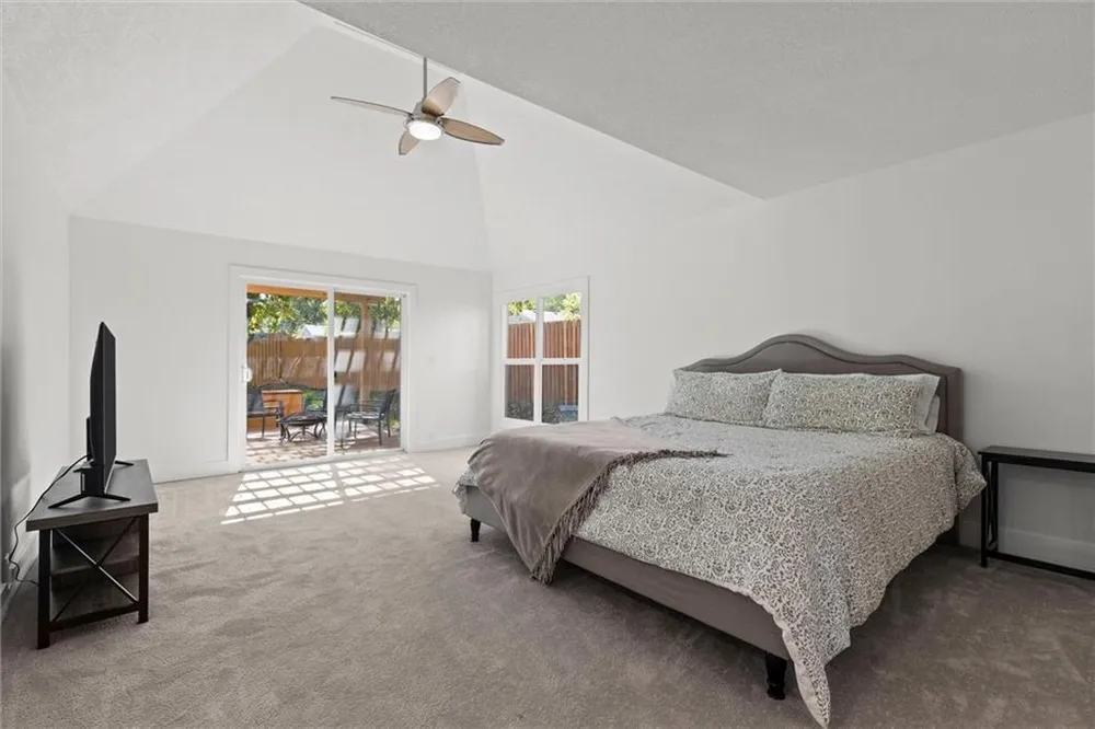 4609 W 75th St, Prairie Village, KS 66208