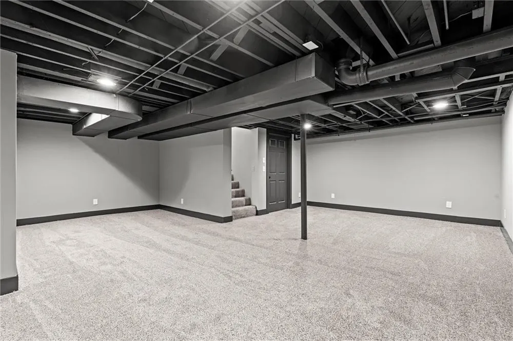 4609 W 75th St, Prairie Village, KS 66208
