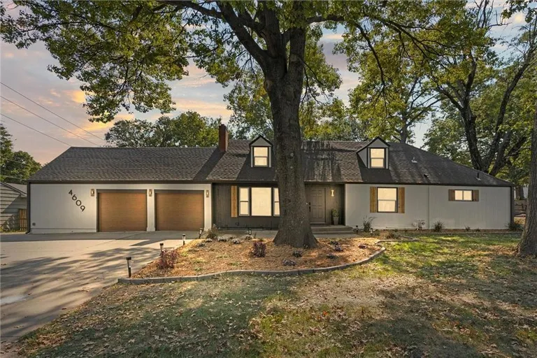 4609 W 75th St, Prairie Village, KS 66208