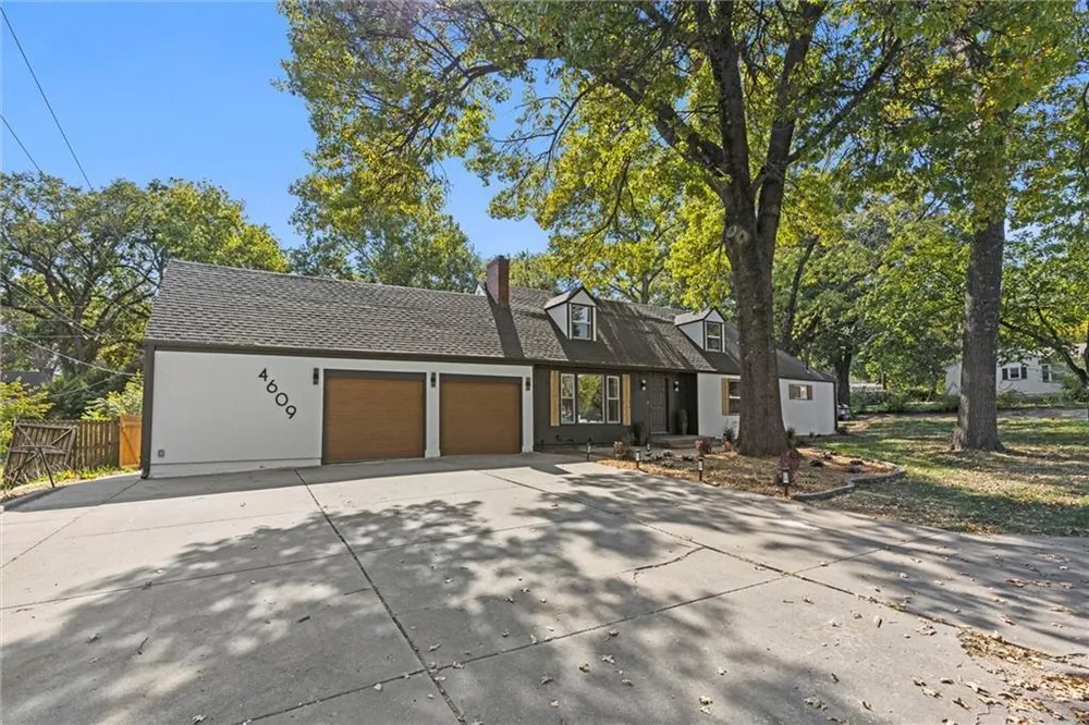 4609 W 75th St, Prairie Village, KS 66208