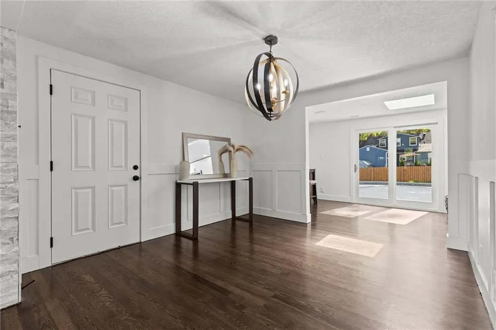 4609 W 75th St, Prairie Village, KS 66208