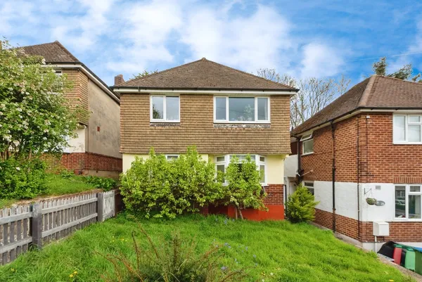 Vale Drive, Southampton, Hampshire, SO18