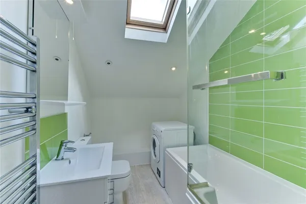Queens Road, Weybridge, KT13 photo 3