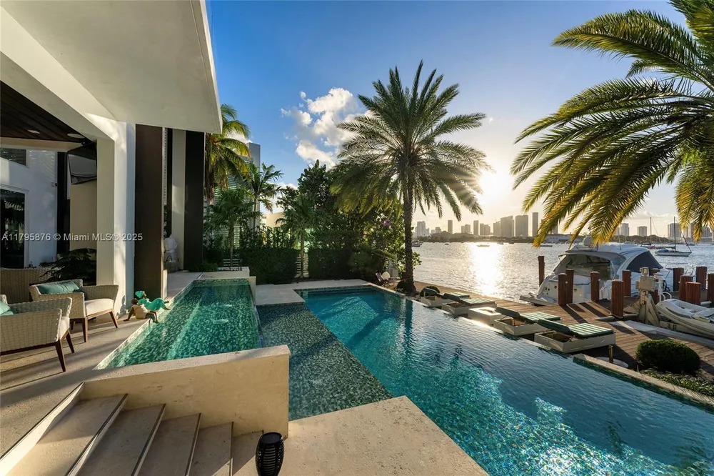 441 N Hibiscus Dr, Miami Beach, FL 33139