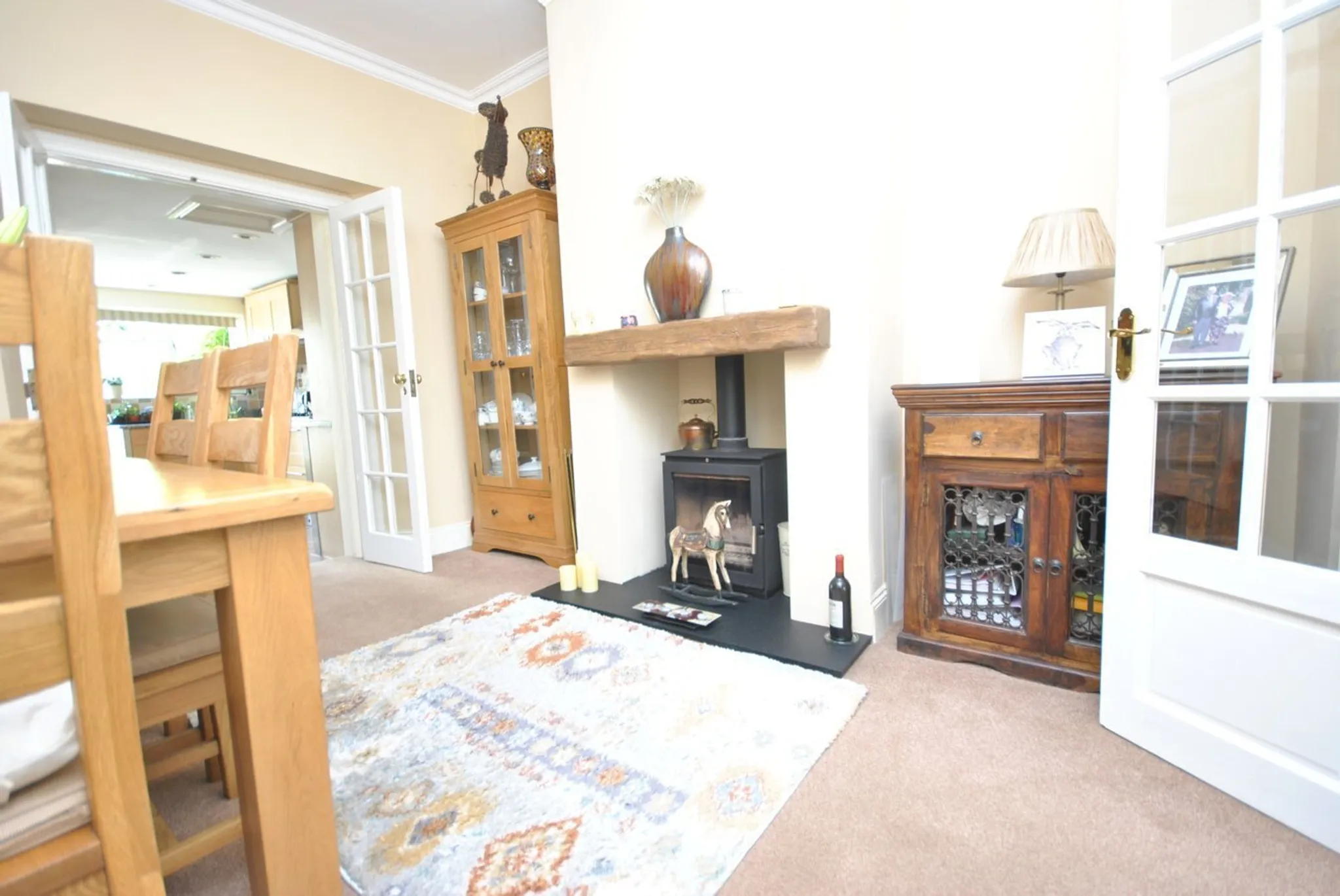 https://mr0.homeflow-assets.co.uk/files/photo/image/44667/9708/_x_/43693407.jpg