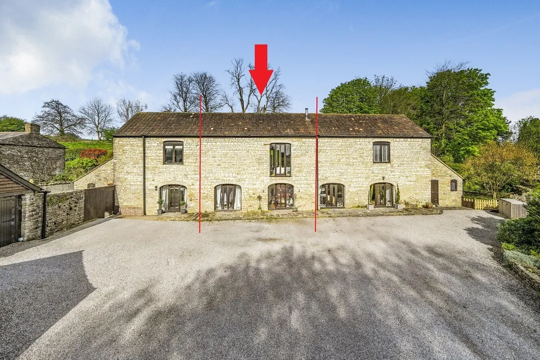 https://mr0.homeflow-assets.co.uk/files/photo/image/44679/7918/_x_/44696597.jpg
