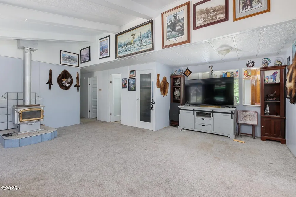 1460 NW Powe Dr, Seal Rock, OR 97376
