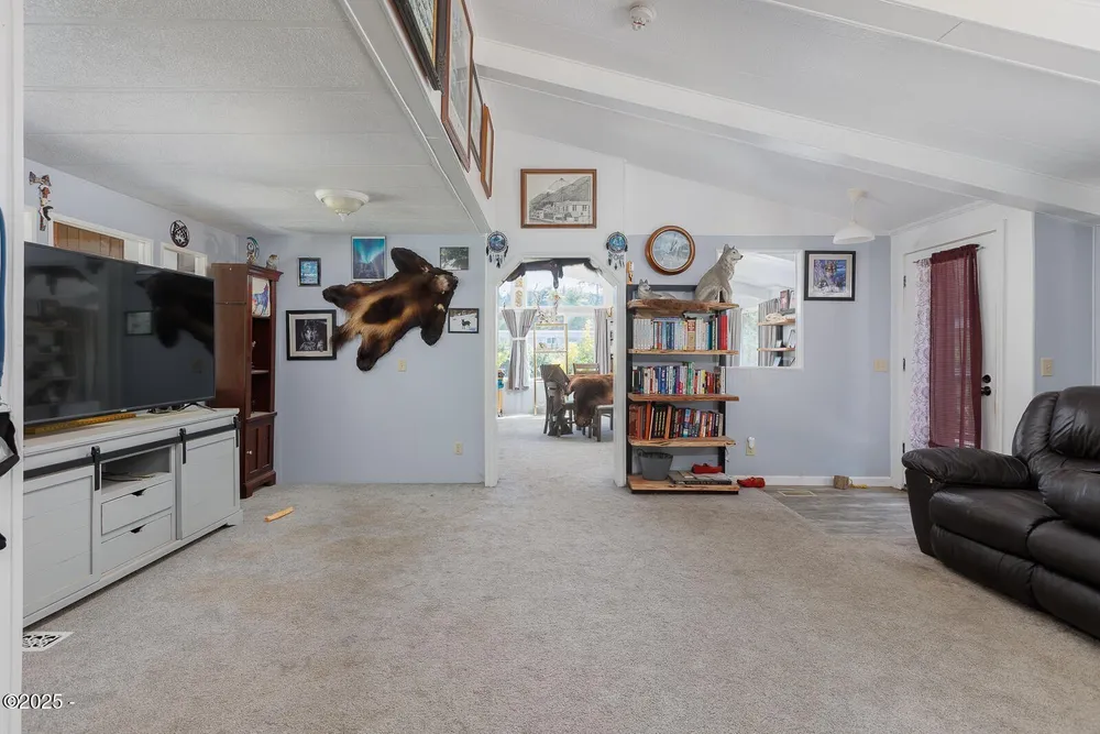 1460 NW Powe Dr, Seal Rock, OR 97376