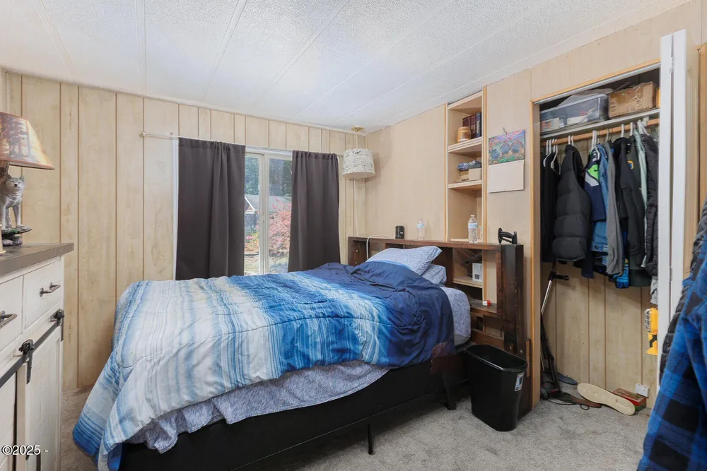 1460 NW Powe Dr, Seal Rock, OR 97376
