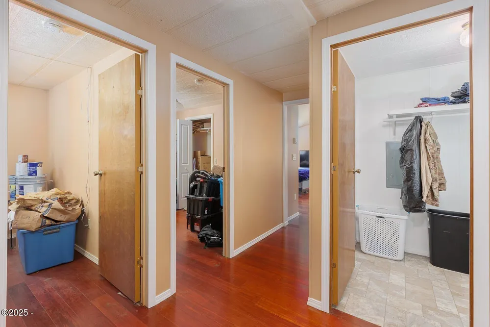 1460 NW Powe Dr, Seal Rock, OR 97376