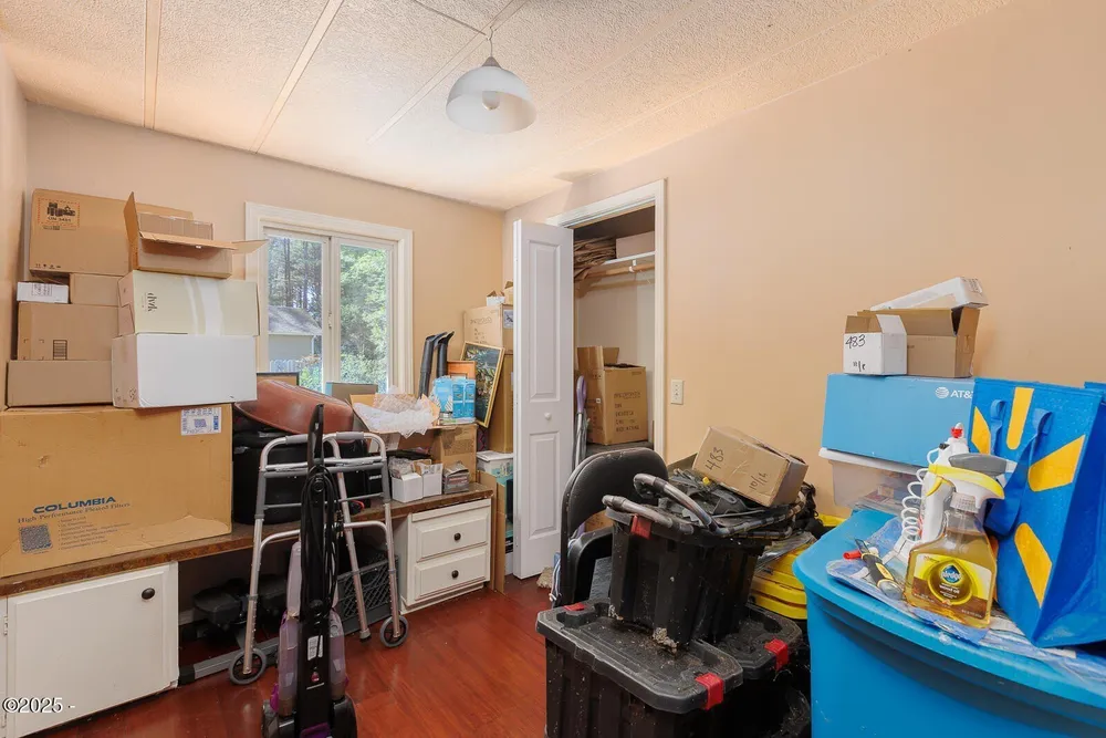 1460 NW Powe Dr, Seal Rock, OR 97376