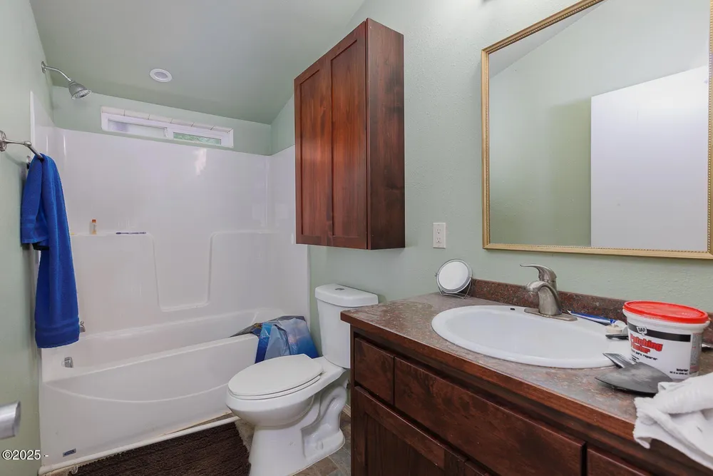 1460 NW Powe Dr, Seal Rock, OR 97376