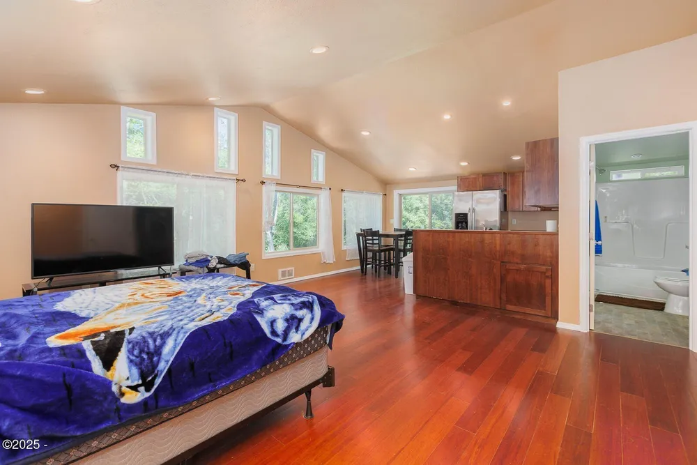 1460 NW Powe Dr, Seal Rock, OR 97376