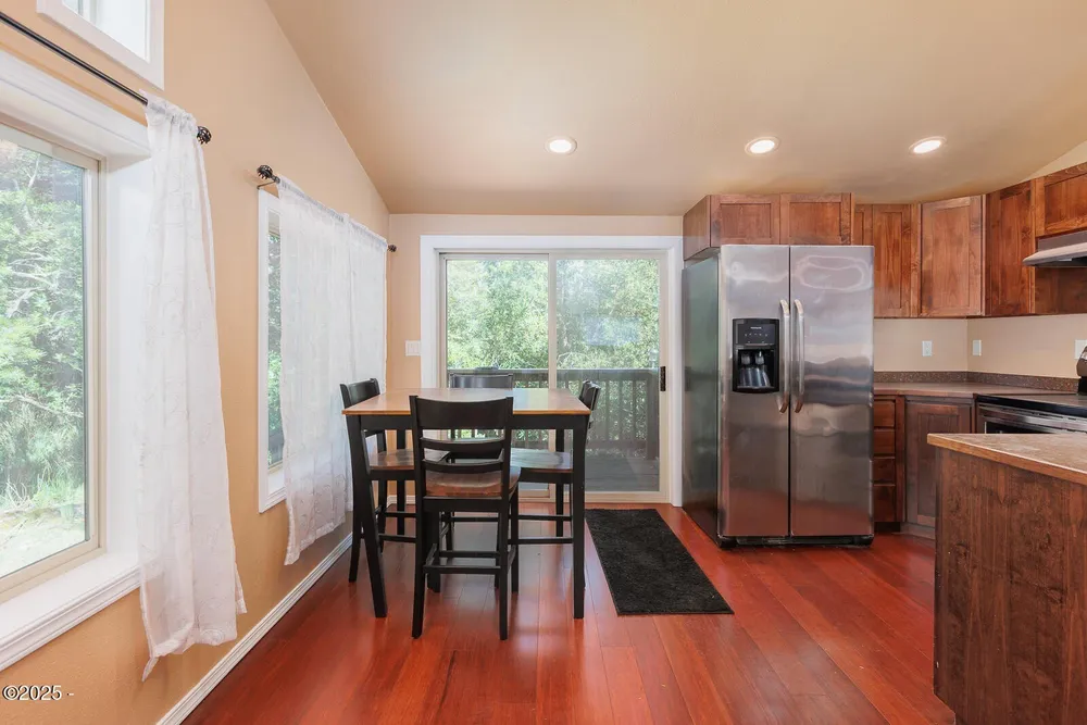 1460 NW Powe Dr, Seal Rock, OR 97376