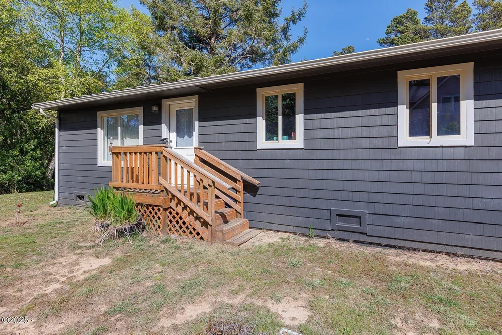 1460 NW Powe Dr, Seal Rock, OR 97376