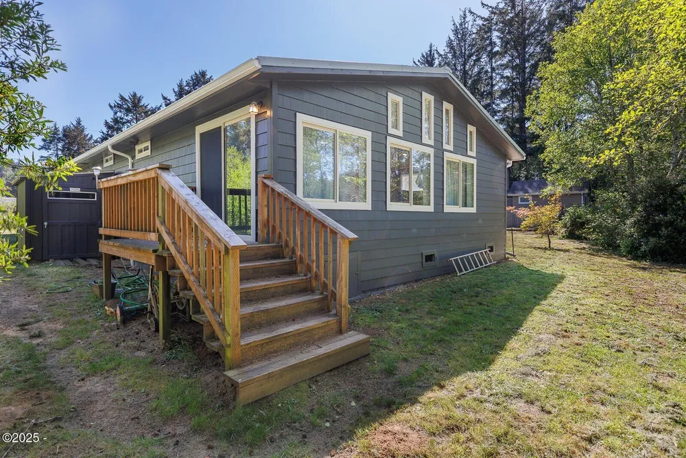 1460 NW Powe Dr, Seal Rock, OR 97376