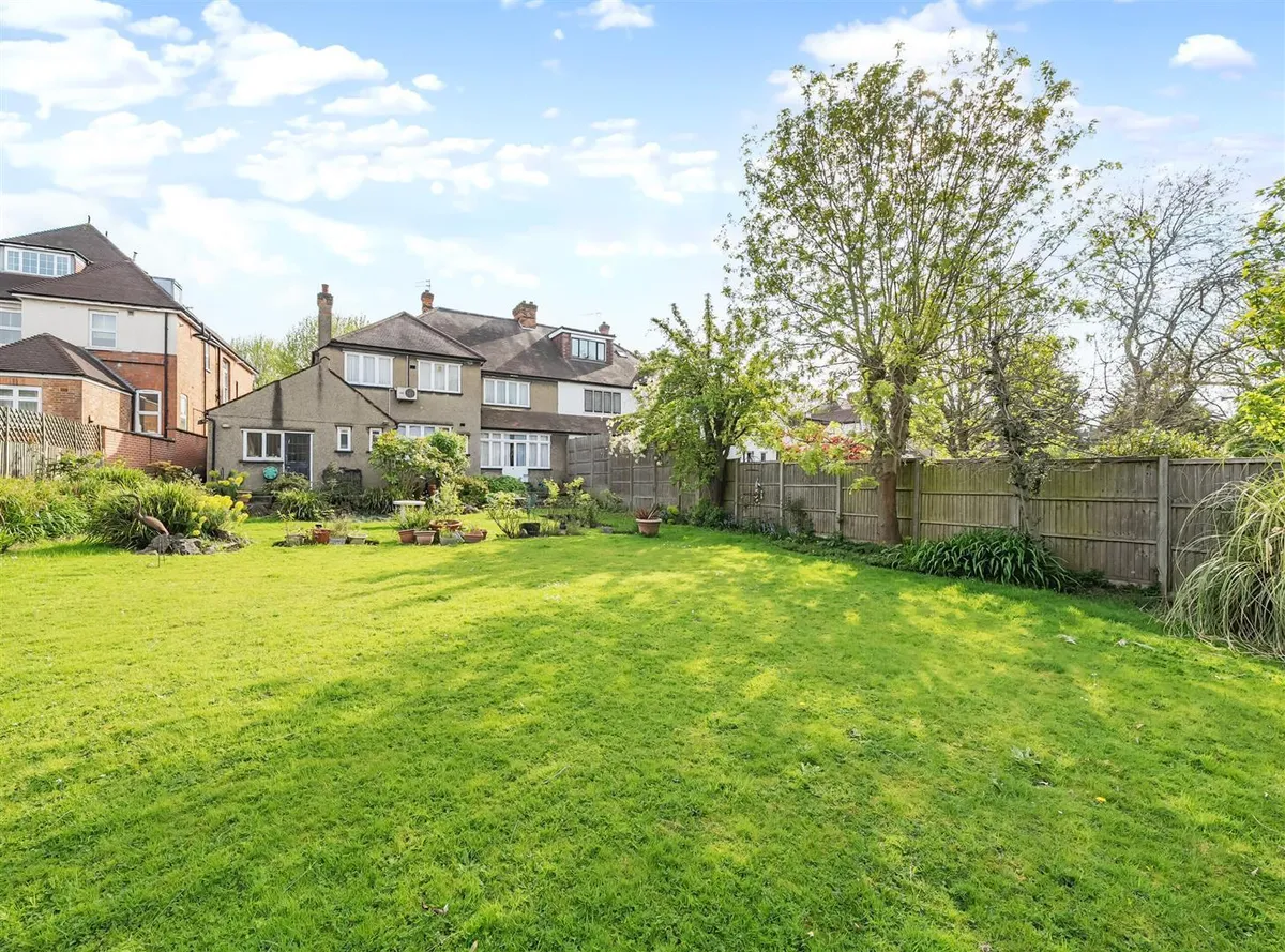 Brondesbury Park, London, NW2