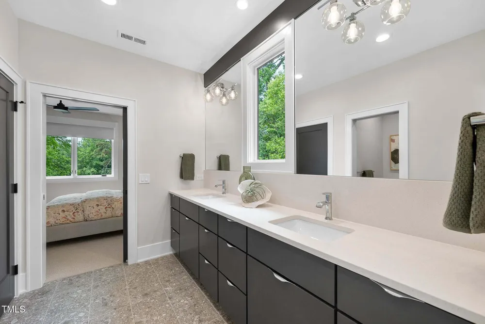 4123 Rockingham Dr, Raleigh, NC 27609