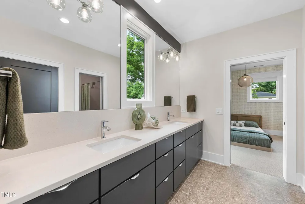 4123 Rockingham Dr, Raleigh, NC 27609