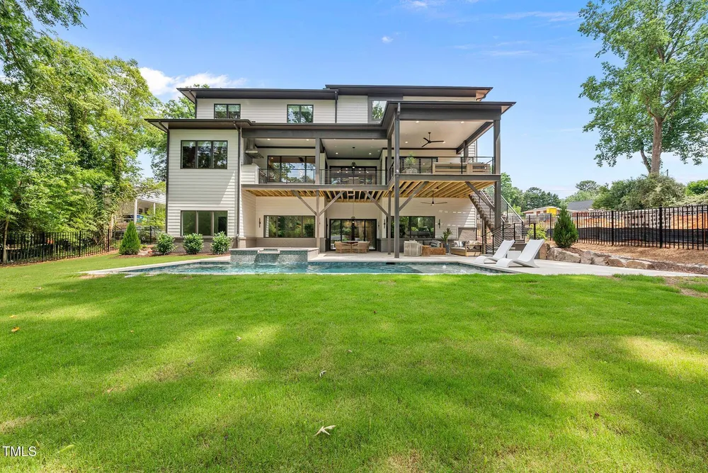 4123 Rockingham Dr, Raleigh, NC 27609