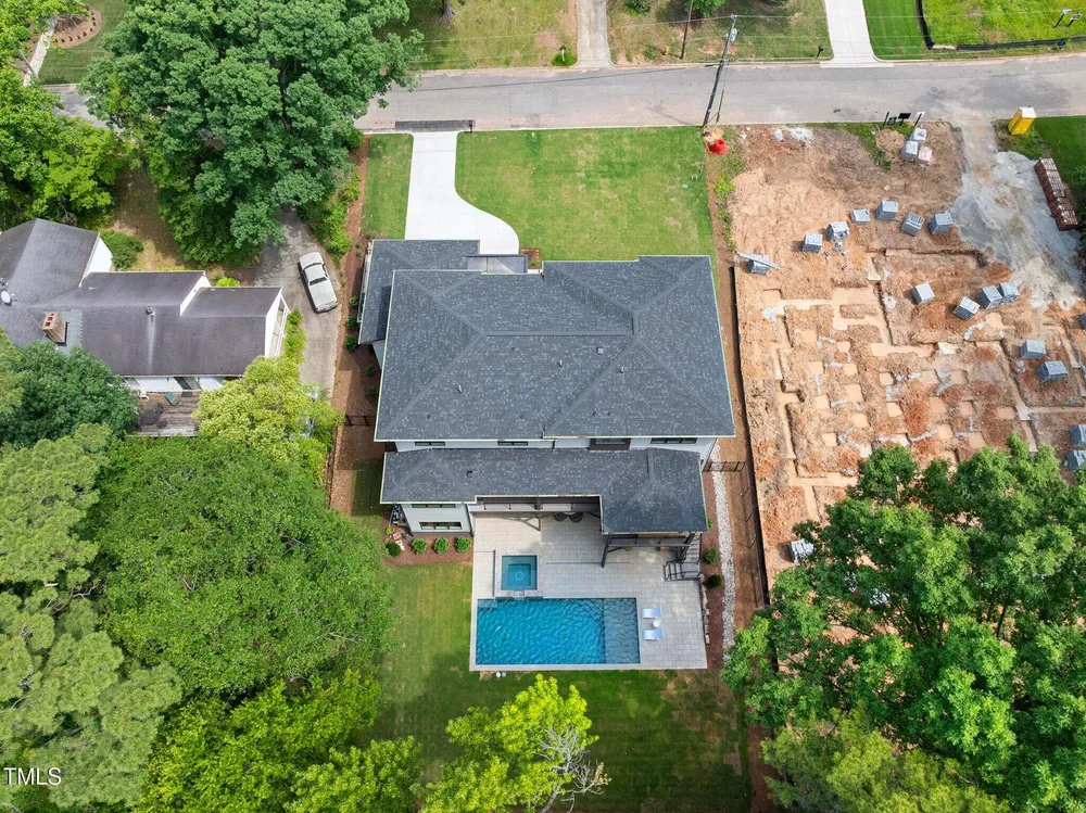 4123 Rockingham Dr, Raleigh, NC 27609