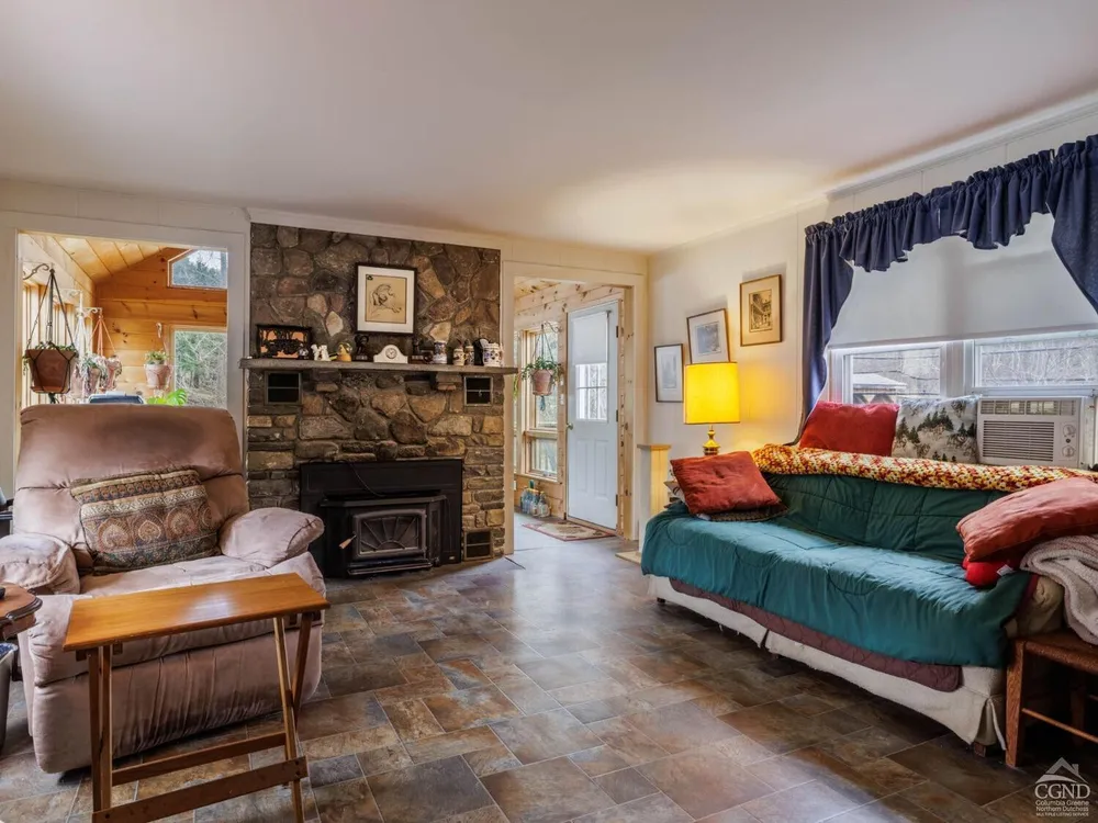 25 Vets Rd, Windham, NY 12496