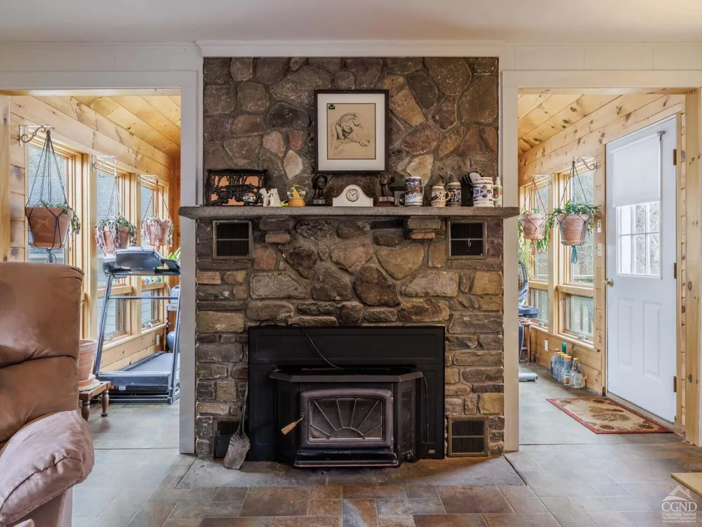 25 Vets Rd, Windham, NY 12496