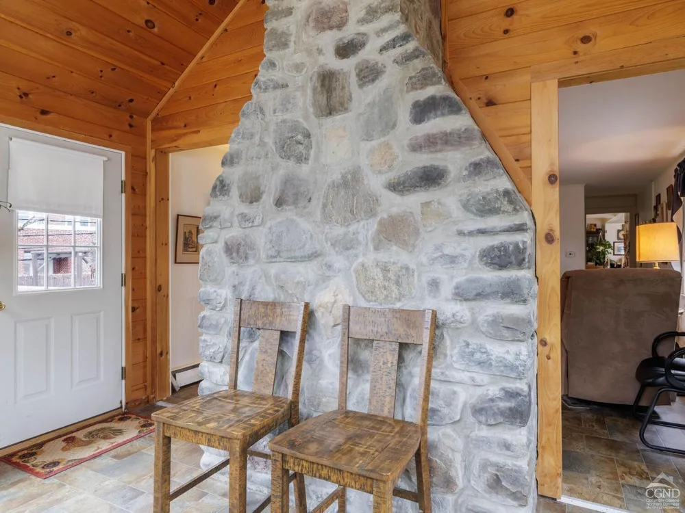25 Vets Rd, Windham, NY 12496