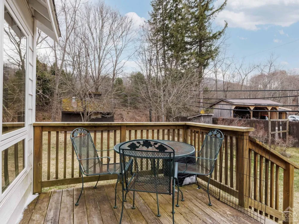 25 Vets Rd, Windham, NY 12496