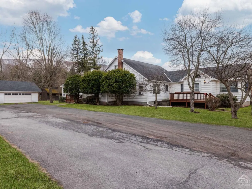 25 Vets Rd, Windham, NY 12496