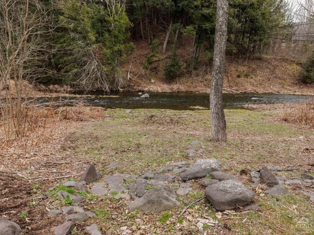 25 Vets Rd, Windham, NY 12496