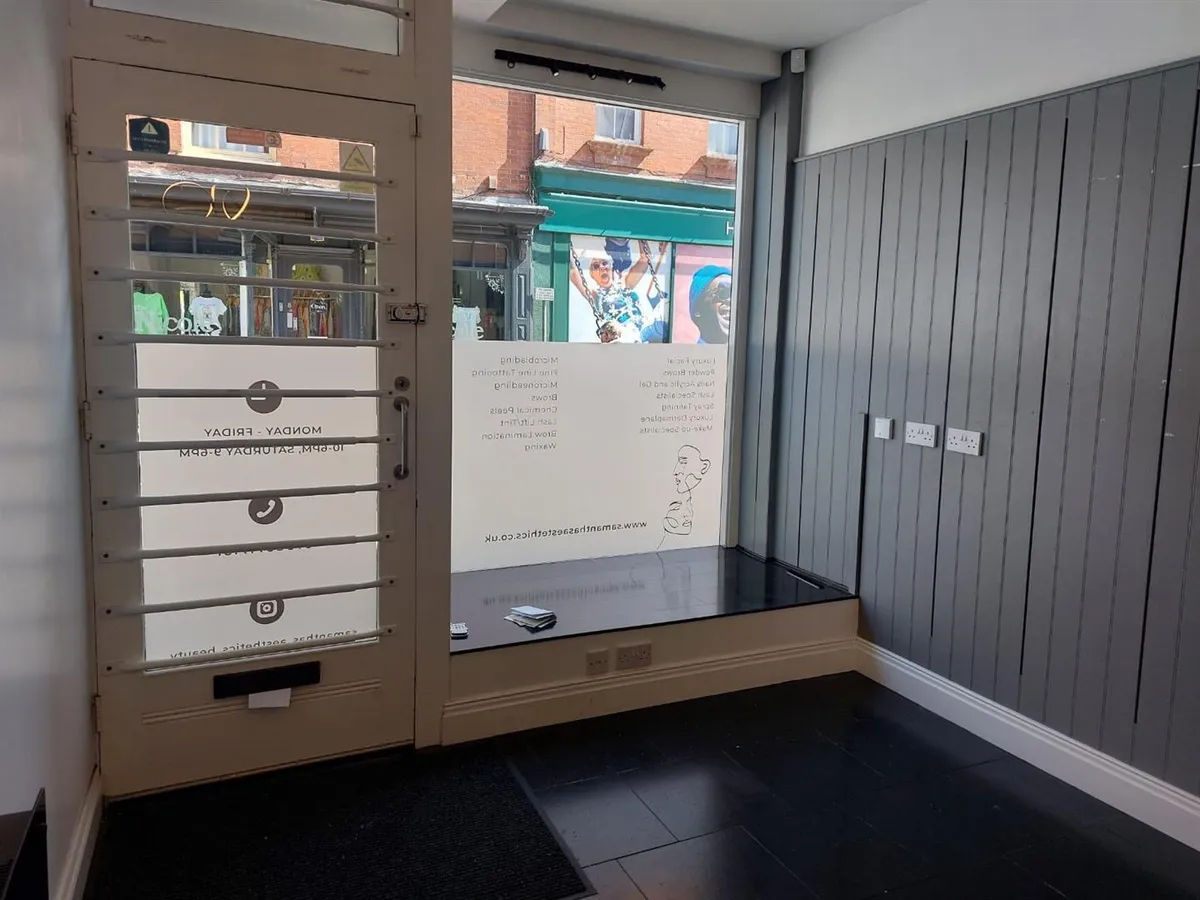 12 Market Place, Melton Mowbray. LE13 1XD