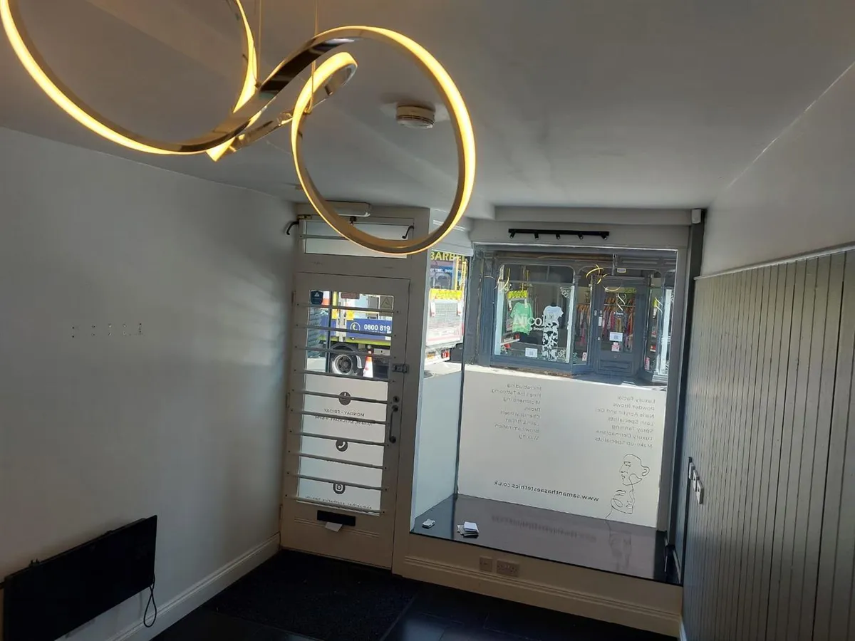 12 Market Place, Melton Mowbray. LE13 1XD