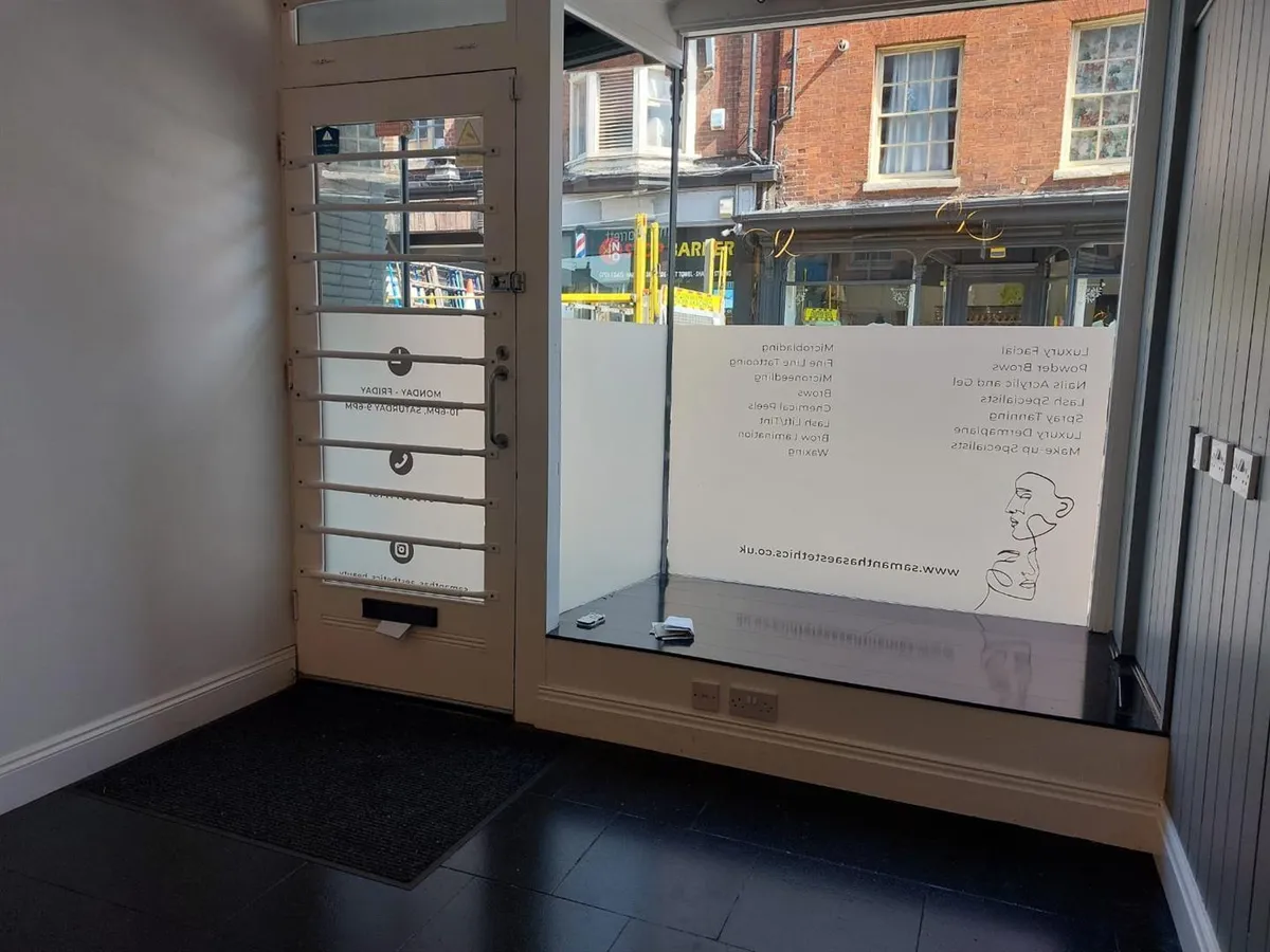 12 Market Place, Melton Mowbray. LE13 1XD
