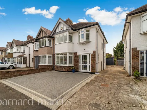 Romany Gardens, Suttonphoto