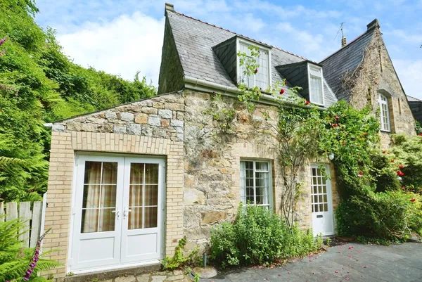 Glynyweddw Estate, Llanbedrog, Gwyned...