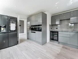 West Elloe Avenue, Spalding thumb 3