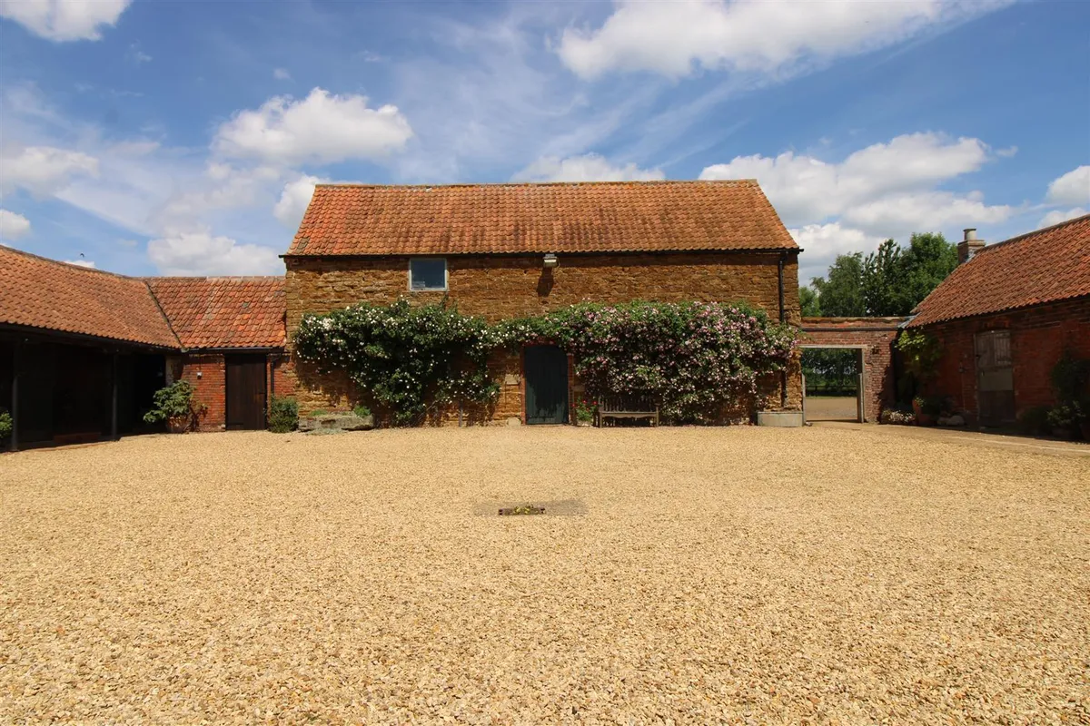 HALL FARM, GOADBY MARWOOD, LEICESTERSHIRE