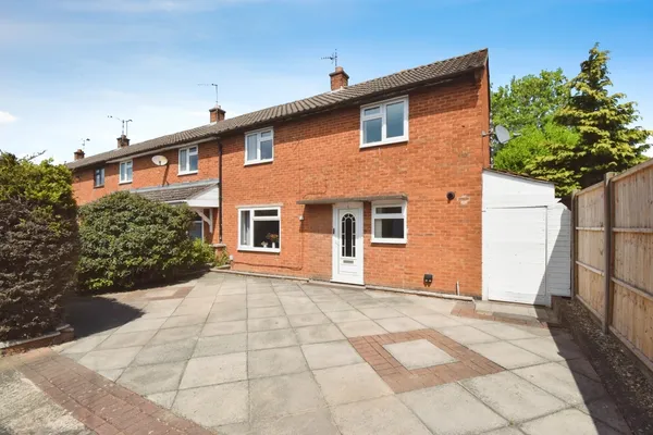 Warwick Road, Wigston, Leicestershire...