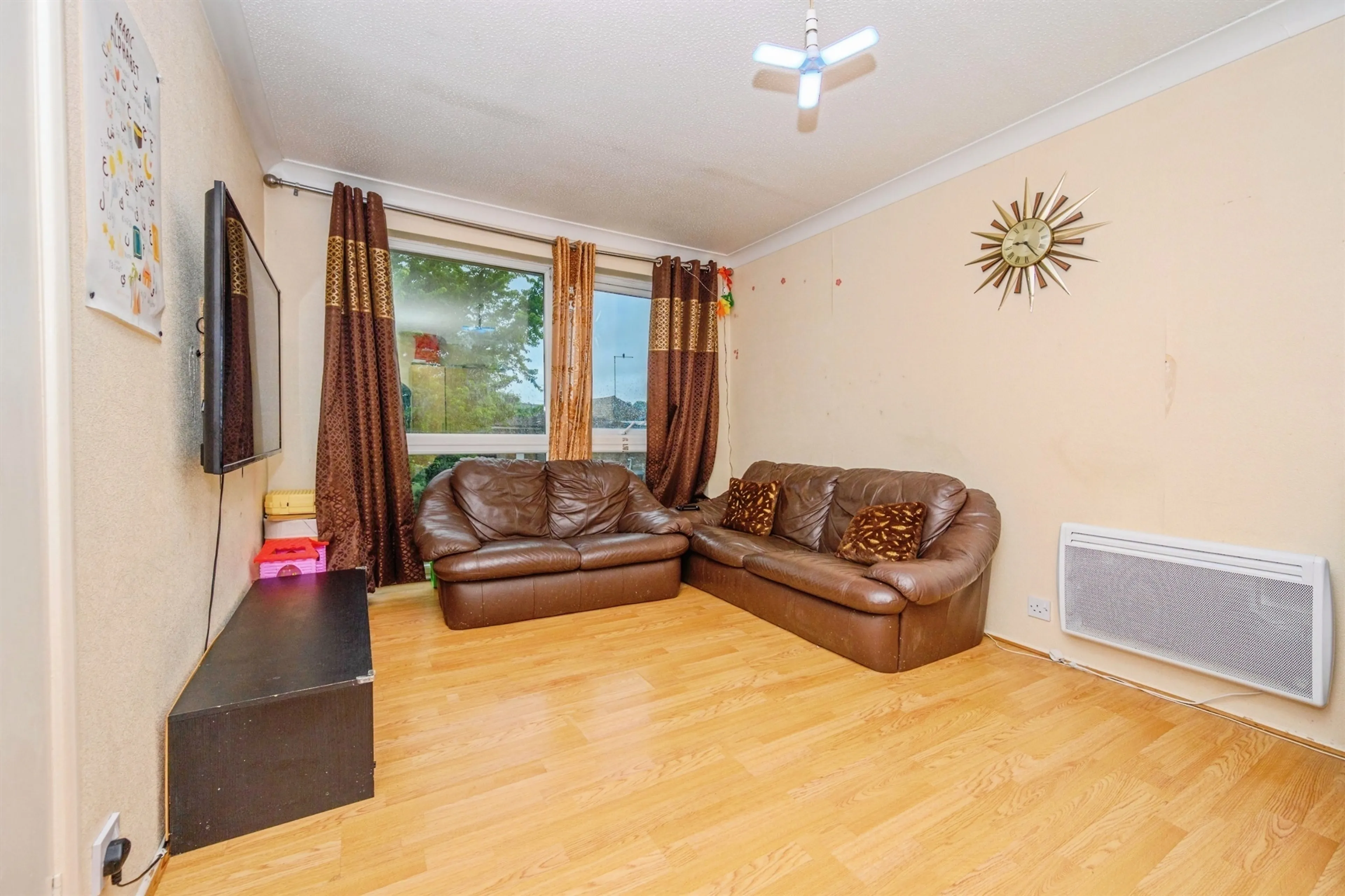 Property at Burns Drive, Hemel Hempstead