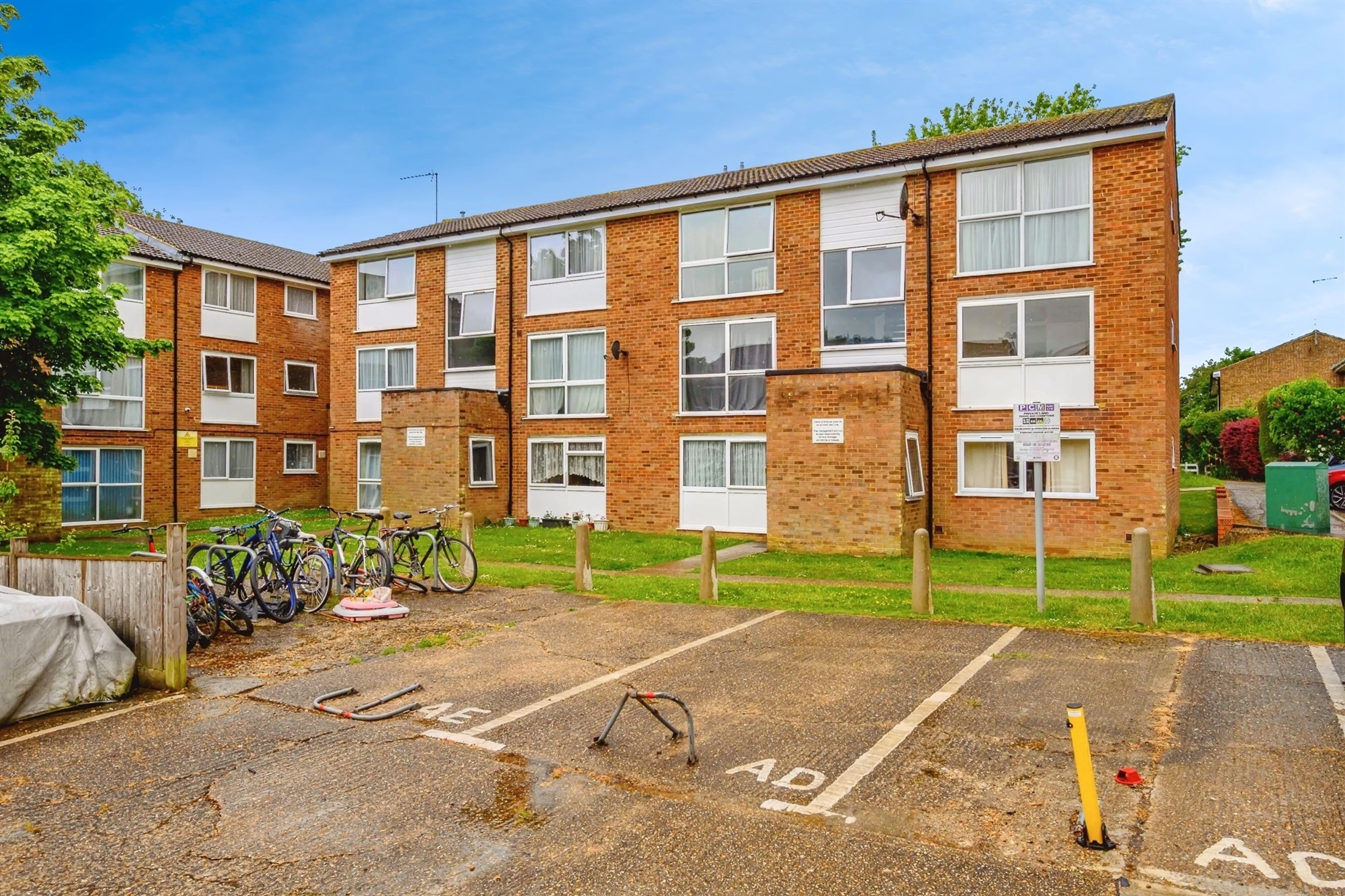 Property at Burns Drive, Hemel Hempstead