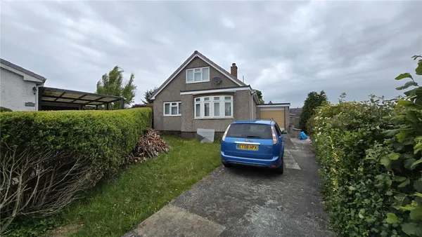 Tyn Berllan Estate, Bryngwran, Holyhe...