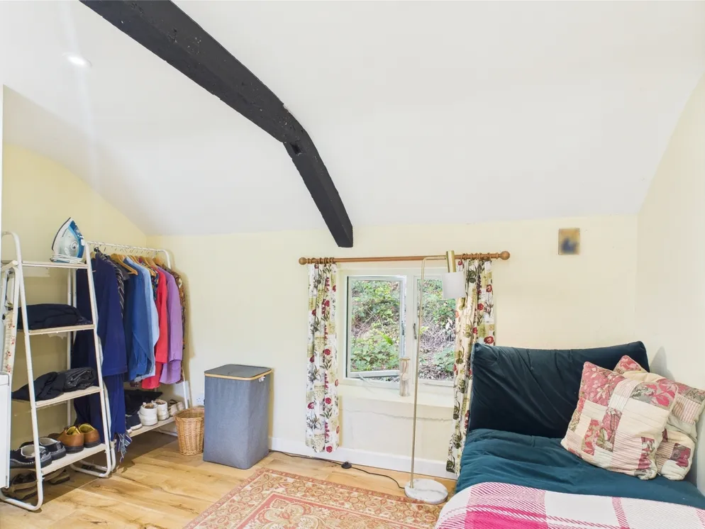 Property carousel item 11