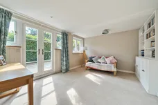 Burnt Hill Road, Lower Bourne, Farnham, GU10 photo 13