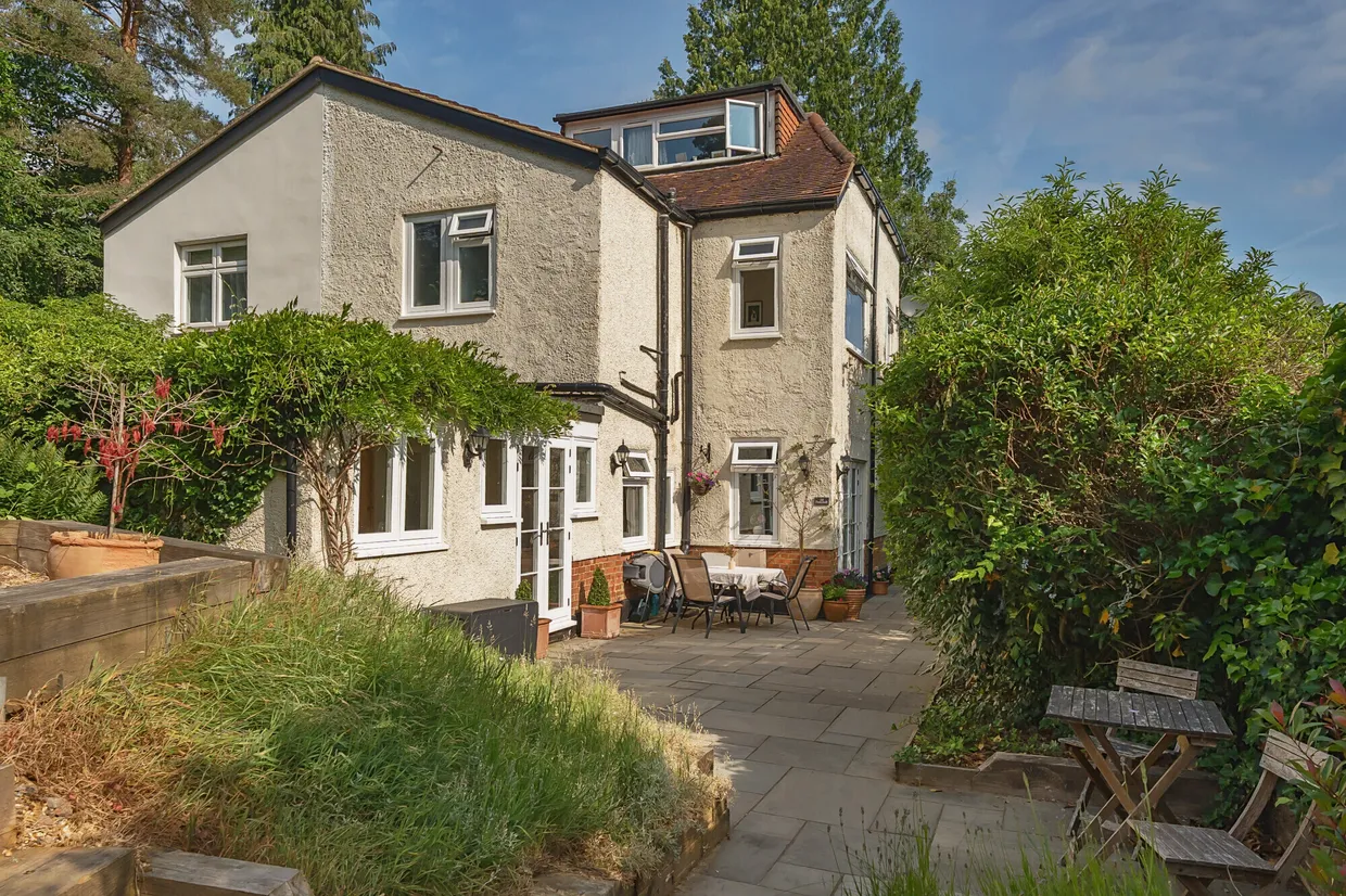 Burnt Hill Road, Lower Bourne, Farnham, GU10 photo 8