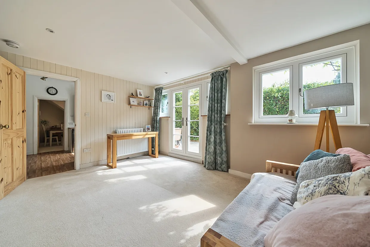 Burnt Hill Road, Lower Bourne, Farnham, GU10 photo 4