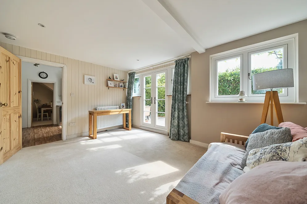 Burnt Hill Road, Lower Bourne, Farnham, GU10 photo 4