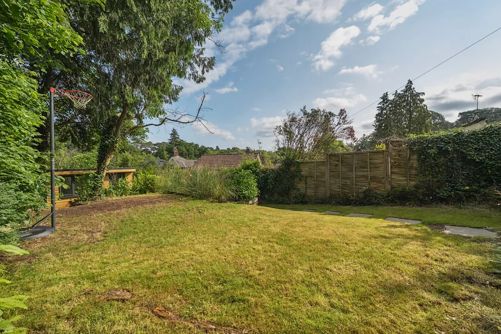 Burnt Hill Road, Lower Bourne, Farnham, GU10 photo 9