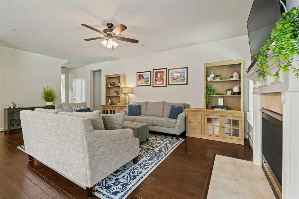 13115 Parkbrook Way Ln, Sugar Land, TX 77498
