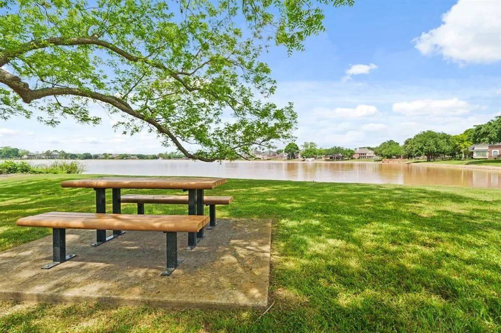 13115 Parkbrook Way Ln, Sugar Land, TX 77498